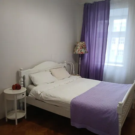 бюджетная на леси украинки Apartamento