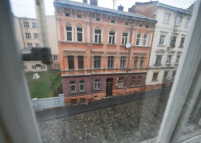 бюджетная на леси украинки * Leópolis