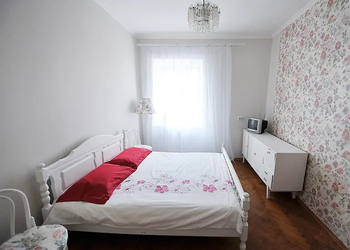 бюджетная на леси украинки Apartamento *