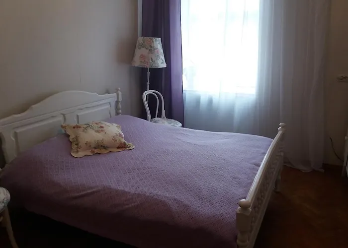 бюджетная на леси украинки Leópolis